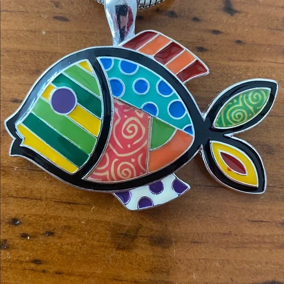 Vintage pop art multicolor fish pendant with silver tone chain NWOT condition - Picture 2 of 9